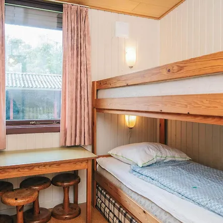 6 Person In Toftlund